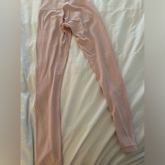 TNA Atmosphere Butter Tights in peony pink size XS - Picture 4 of 5